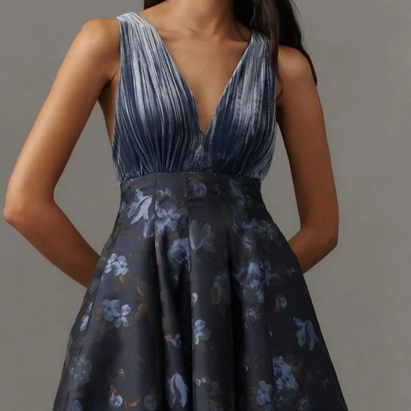 Maeve V-Neck Velvet Jacquard A-Line Midi Dress Size 0 Petite